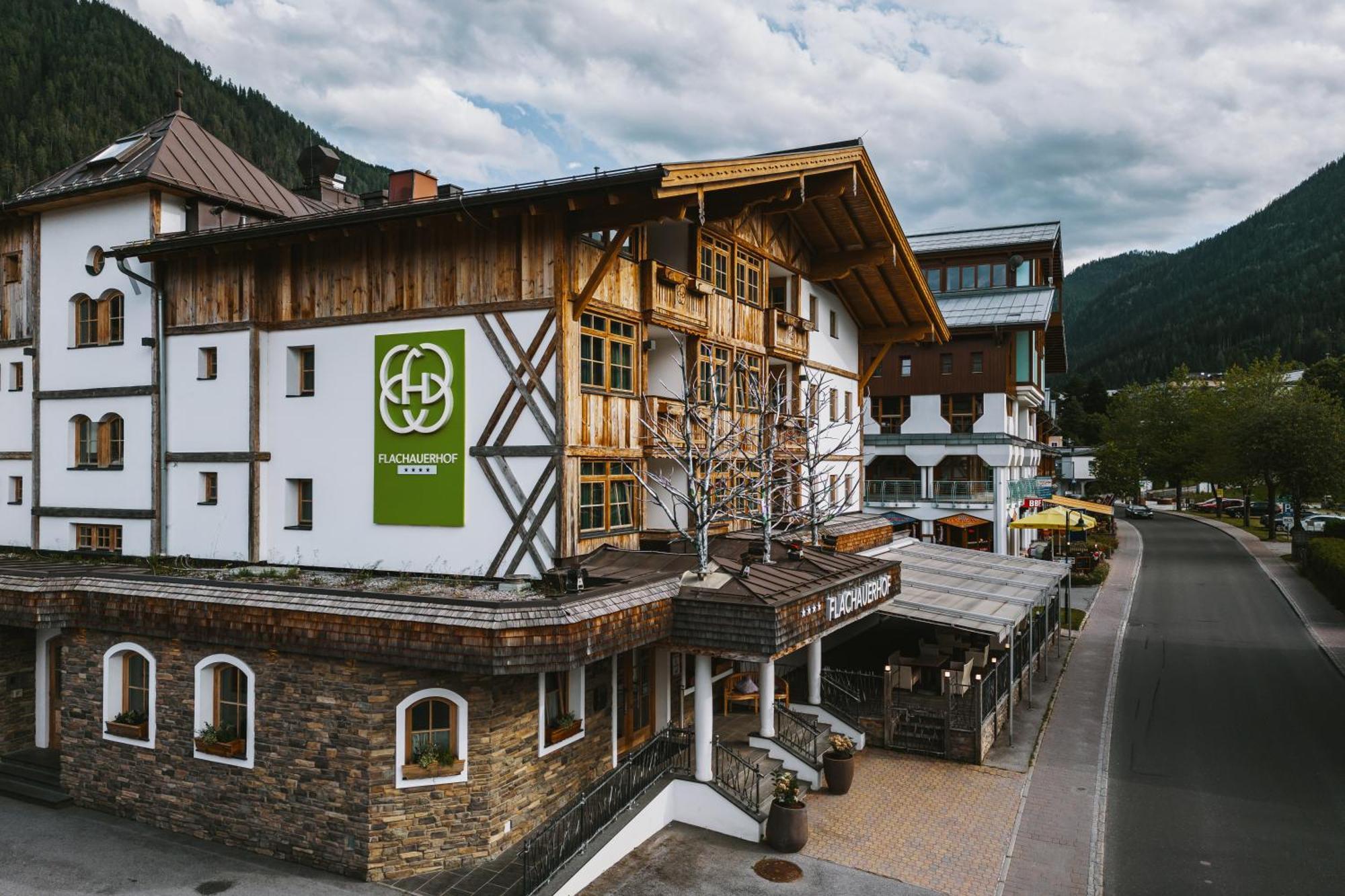 Alpine Wellness Hotel Flachauerhof מראה חיצוני תמונה